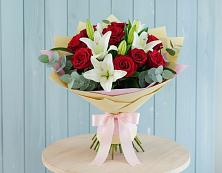 Букет цветов из:  Лилии и Розы в Верхние Киги