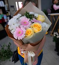 Букет цветов из:  Герберы, Розы и Хризантемы в Верхние Киги