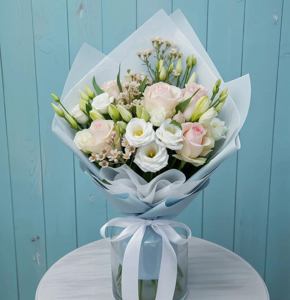 Букет цветов из: Розы и Лизиантусы в Верхние Киги