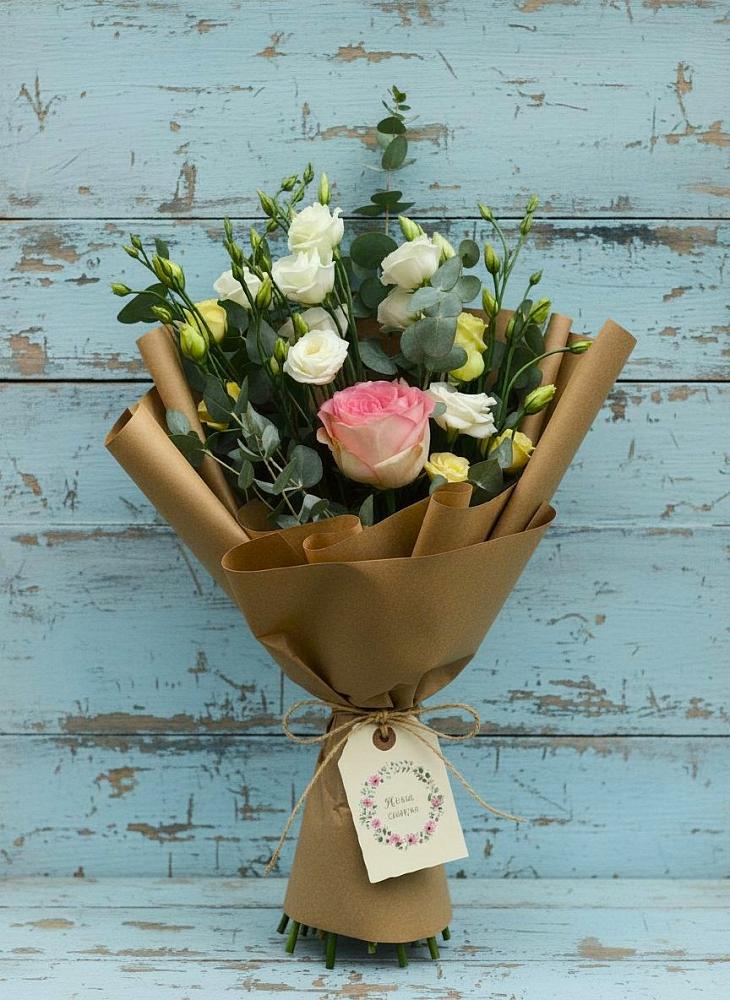 Букет цветов из: Розы и Лизиантусы в Верхние Киги