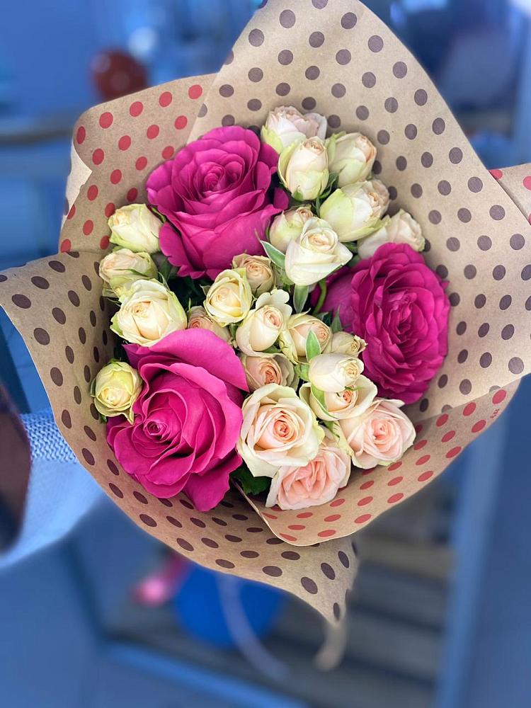 Букет цветов из: Розы в Верхние Киги