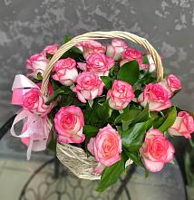 Цветочная композиция из Розы в корзине в Верхние Киги