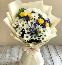 Букет цветов из:  Ирисы, Хризантемы и Розы #REPLACE_PRED# Верхние Киги