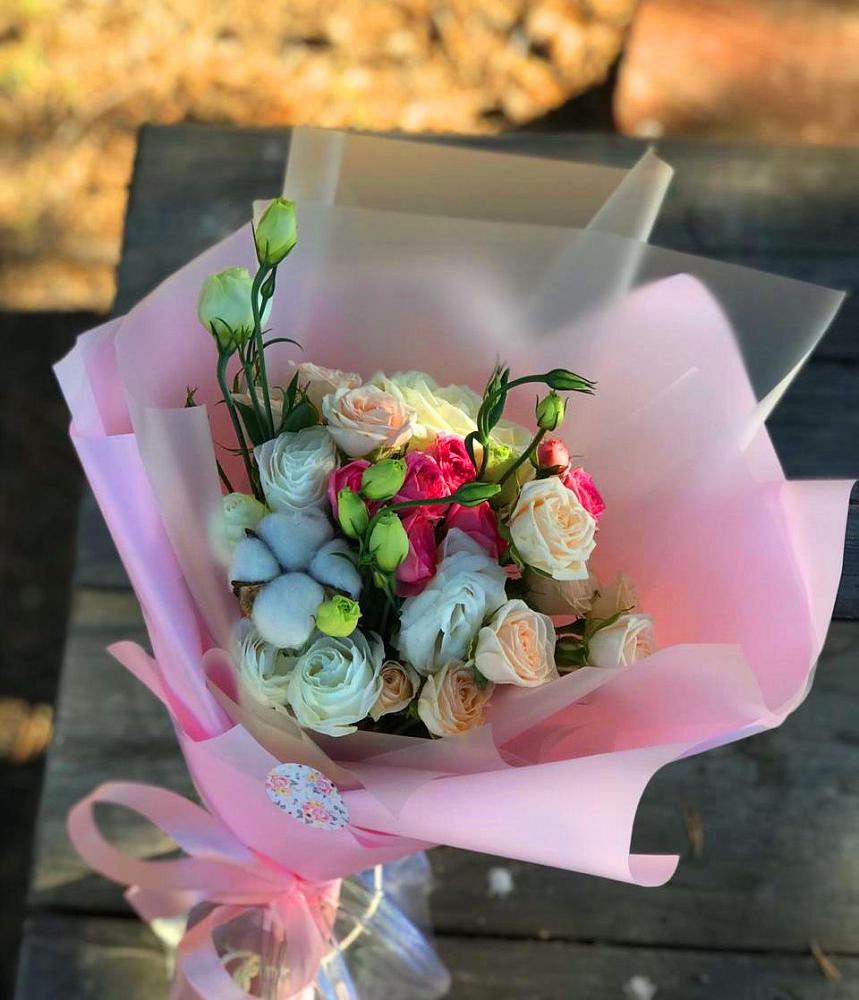 Букет цветов из: Розы и Лизиантусы в Верхние Киги