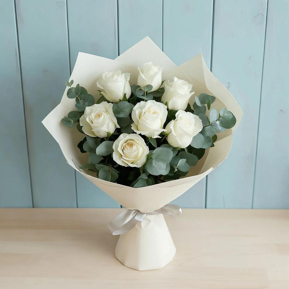 Букет Белые розы в Эвкалипте в Верхние Киги