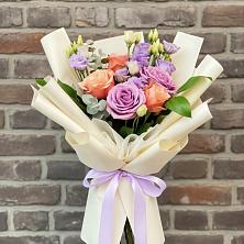 Букет цветов из:  Лизиантусы и Розы в Верхние Киги