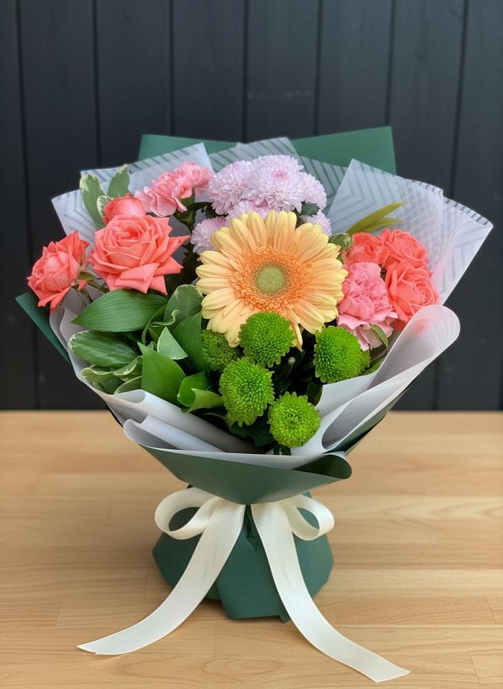 Букет цветов из: Гвоздики, Розы, Герберы и Хризантемы в Верхние Киги