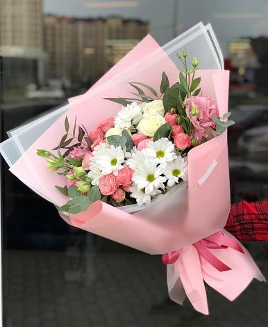 Букет цветов из: Розы, Лизиантусы и Хризантемы в Верхние Киги