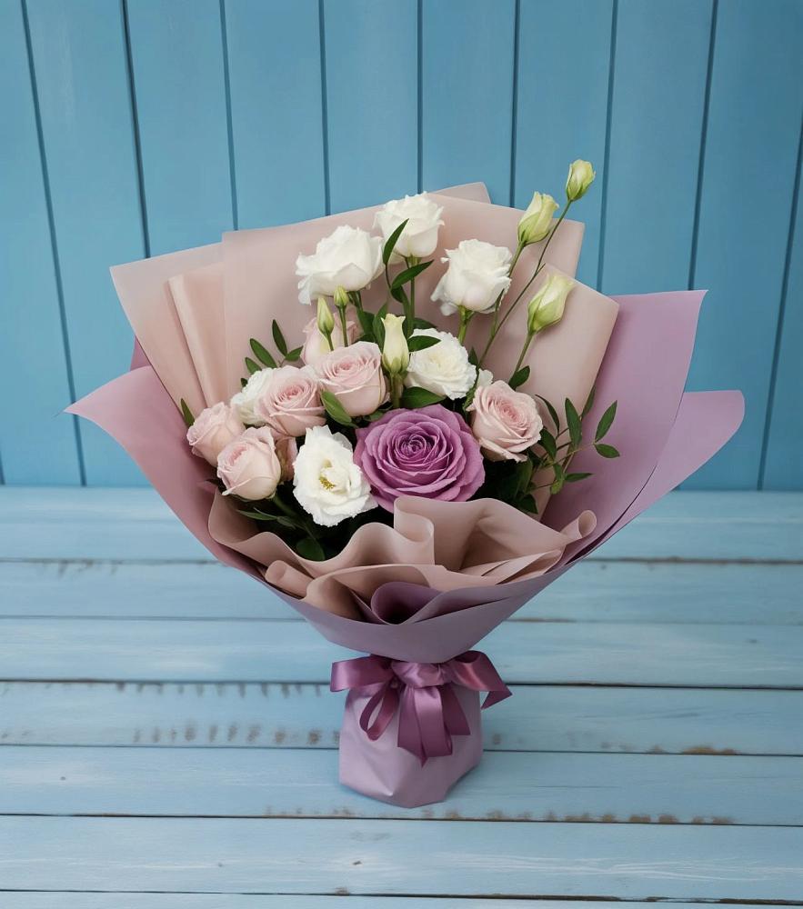 Букет цветов из: Розы и Лизиантусы в Верхние Киги